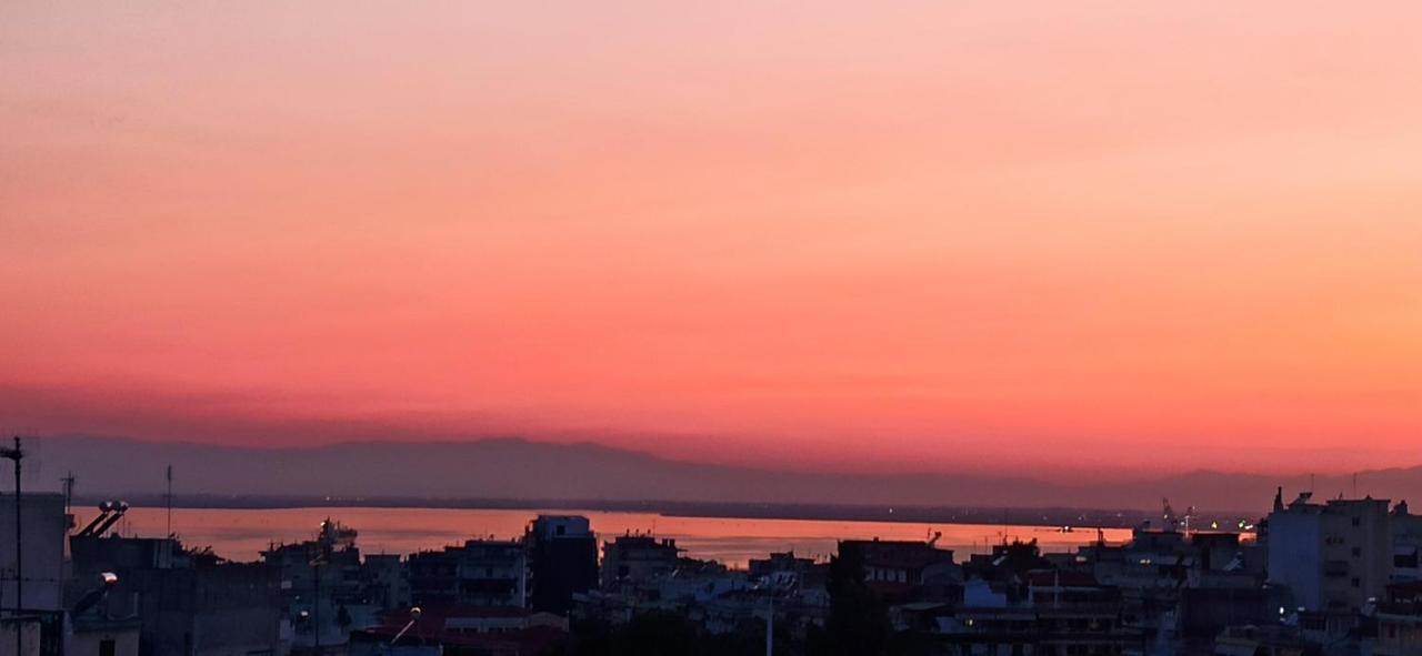 Sunset Rooftop Apartment Thessaloníki Exteriör bild
